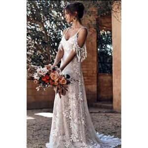 Milanoo Wedding Dress With Train Ivory A-Line V-Neck Backless Lace NWT